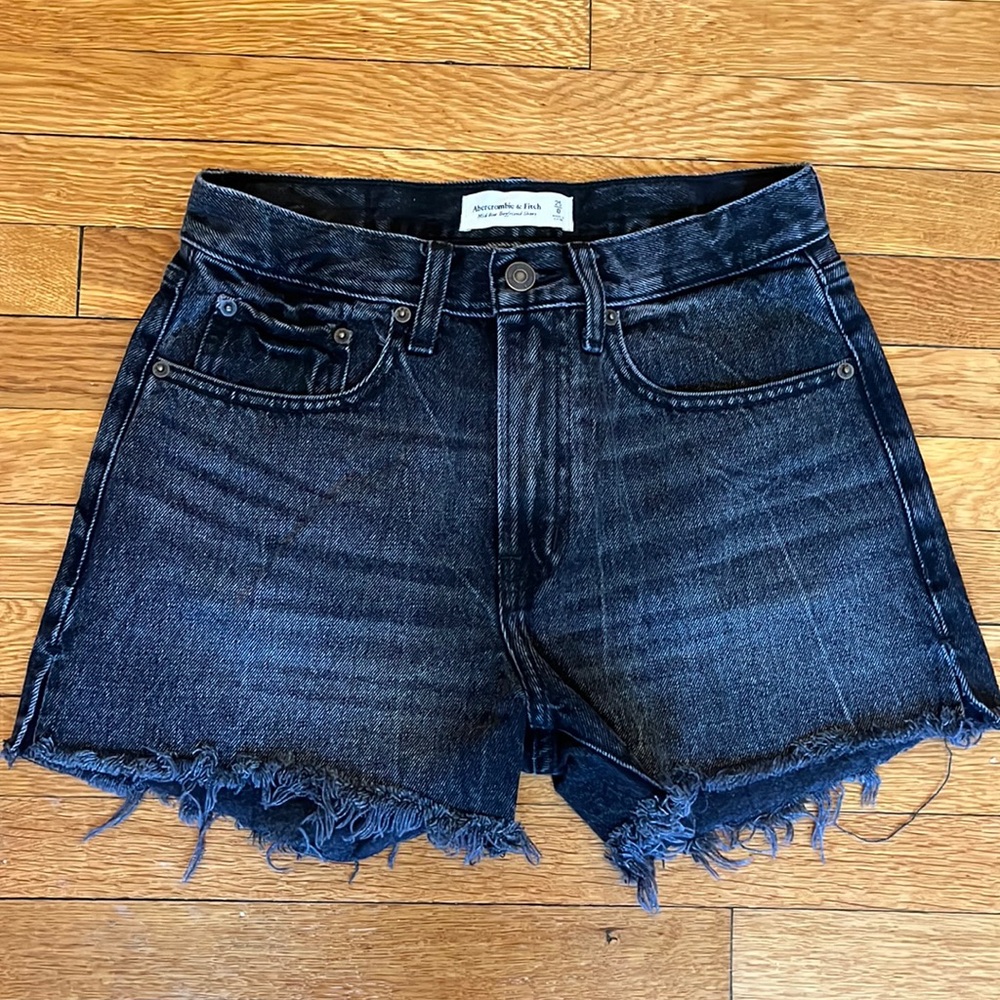 Abercrombie black denim shorts, size 0/25